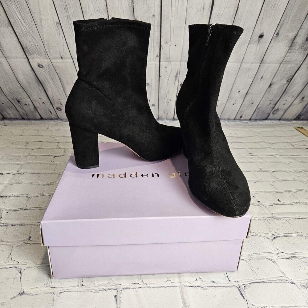 NEW Madden Girl Fantaysa Women's Size 10‎ Booties Upper Velvet Black Boots